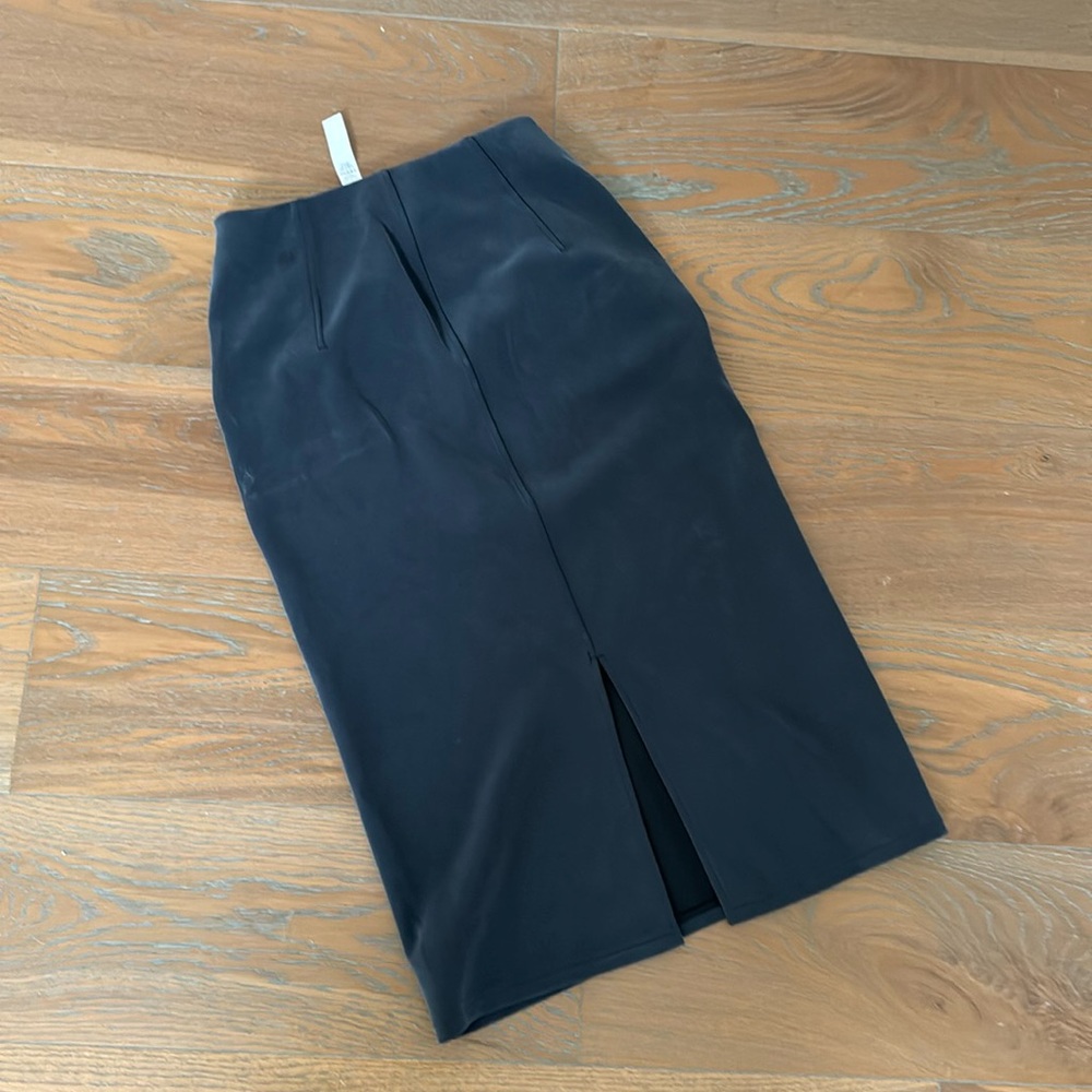 NWOT Lululemon Softstreme High-Rise Midi Skirt 6